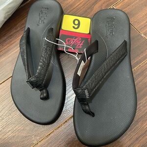 Flojos Ladies’ Flip Flop SZ: 6